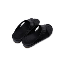Load image into Gallery viewer, Mens Arabic Sandals Buckle in Cross Stitch in Full Black
